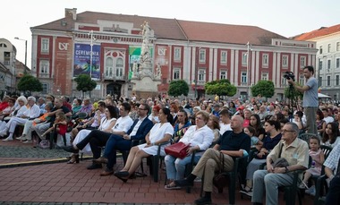 UPDATE - Dominic Fritz s-a căsătorit: Sunt recunoscător pentru iubirea şi sprijinul ei necondiţionat şi că şi-a găsit locul, cu mine, la Timişoara/ Nicolae Robu publică anunţul căsătoriei: Iată dovada clară a faptului că Fritz nu are domiciliul în Timişoara