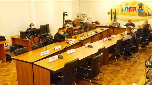 Primarul din Făgăraş a început demersurile pentru excluderea a zece consilieri locali pentru că au lipsit nemotivat de la trei şedinţe extraordinare

