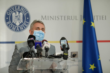 Bode anunţă că nu va lua în discuţie problema Poliţiei Judiciare, cât timp va fi ministru interimar al Justiţiei: Ar fi incorect ca, pe de-o parte, de la Ministerul Justiţiei să susţin într-un fel şi de la Ministerul Afacerilor Interne în alt fel