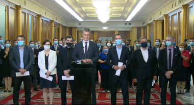 UPDATE - Miniştrii USR PLUS demisionează din Guvernul condus de Florin Cîţu / Demisiile vor fi depuse marţi / Barna: Nu este o noapte a negocierilor / Întrebat ce-şi reproşează: Am fost poate mult prea împăciuitor / Reacţia premierului - VIDEO, FOTO