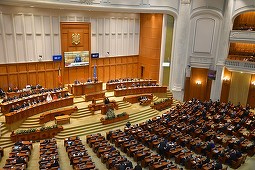 UPDATE - Şedinţa Parlamentului pentru citirea moţiunii de cenzură - Florin Roman nu a fost lăsat să conducă şedinţa, fiind îndepărtat cu scandal. Şedinţa, condusă de Anca Dragu / Stabilirea calendarului moţiunii, respinsă - VIDEO