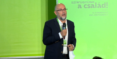 CONGRES PNL - Kelemen Hunor: Trebuie să ne mişcăm repede şi trebuie să dăm un ajutor real pentru persoane fizice dar şi pentru firme să nu ne trezim cu o inflaţie şi mai mare, care va avea efect la reducerea consumului şi va încetini economia