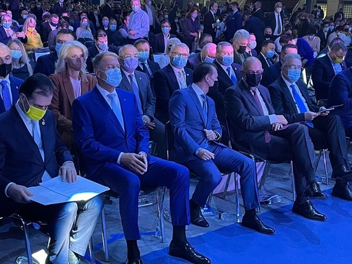 CONGRES PNL - Preşedintele Iohannis a plecat de la Congresul PNL însoţit de scandările ”Orban! Orban!” contracarate de un timid ”Cîţu, preşedinte!” - VIDEO