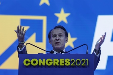 CONGRES PNL- Cîţu, huiduit în timpul discursului / Atac la Orban: Eu nu voi purta niciodată o geacă pe care scrie ”Votaţi PSD!”. Pe mine nu o să mă vedeţi niciodată în ipostaza de a forţa o moţiune de cenzură împotriva propriului Guvern - VIDEO, FOTO