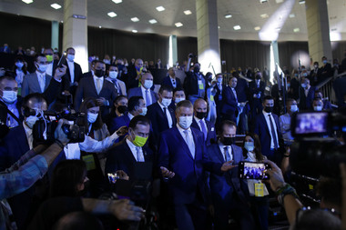 CONGRES PNL -  Unul dintre cei patru candidaţi la preşedinţia Curţii de Arbitraj a renunţat ca candidatură, anunţându-şi în schimb intenţia de a deveni prezidenţiabil la scrutinul din 2024
