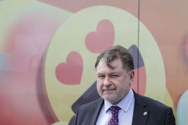 Alexandru Rafila: Sunt multe probleme în sistemul de sănătate / Din păcate, noi acredităm nişte hârtii şi nu reuşim să facem într-adevăr spitalele să fie mai sigure / Obişnuinţa de a lucra în condiţii de improvizaţie este, de multe ori, responsabilă 