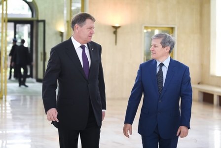 Dacian Cioloş: Preşedintele ne-a spus destul de clar că nu intenţionează să se implice direct în negocieri de alianţe între partide, deci din acest punct de vedere nu am aşteptări