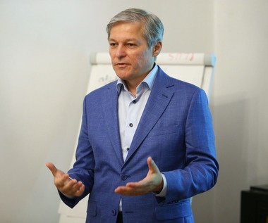 Dacian Cioloş: Nu avem în intenţie să negociem nici cu PSD, nici cu AUR/ Pentru mine e clar, dacă acest guvern pe care USR îl va propune va trece, că va fi un guvern fragil