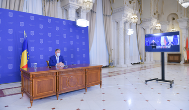 Klaus Iohannis, videoconferinţă cu preşedintele Consiliului European şi alţi lideri europeni, pentru pregătirea reuniunii din 21-22 octombrie / S-a discutat despre situaţia epidemiologică din România şi despre situaţia preţurilor la gaze şi energie 