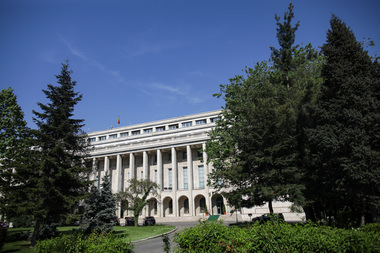 UPDATE - PNL şi UDMR au lucrat la Programul de Guvernare, la Palatul Victoria / Consultări cu reprezentanţii minorităţilor / UDMR propune măsuri pentru creşterea natalităţii 