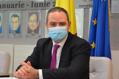 Senatorul Alexandru Nazare explică votul de abţinere la proiectul privind certificatul verde la locul de muncă: Susţin campania de vaccinare, dar cred că  trebuie să fie dusă cu argumente şi nu cu forţa
