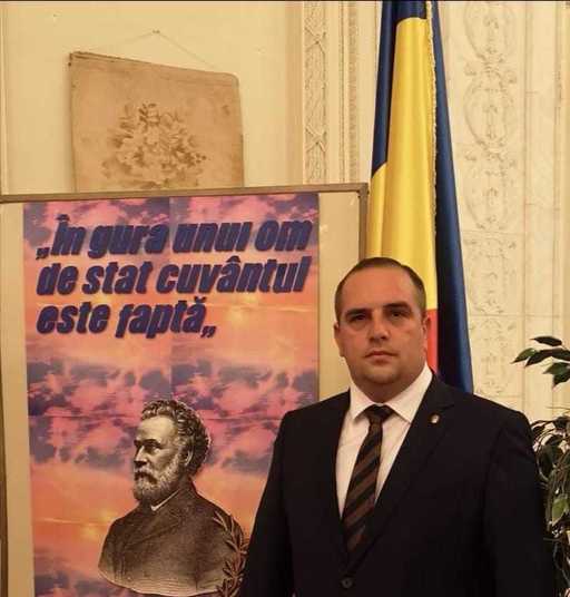 Încă un liberal a demisionat din grupul deputaţilor PNL. Claudiu-Martin Chira: Se anunţă un blat alături de PSD ȋn Parlament, iar eu nu pot sa fiu părtaş la o asemenea trădare a electoratului 