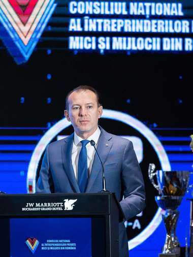 Florin Cîţu, mesaj către antreprenori: Vă garantez că, în orice formulă de guvernare vom merge, PNL nu va abdica de la principii, va plăti facturile la timp, va fi un partener onesc şi transparent al mediului de afaceri şi nu va creşte taxele