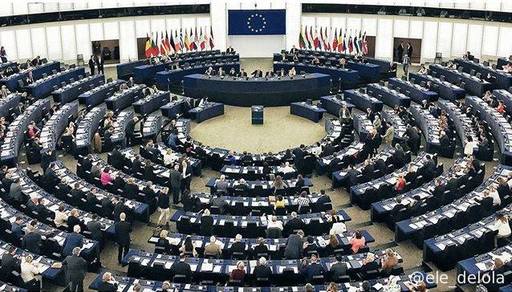 Mai mulţi europarlamentari îi solicită Ursulei von der Leyen un mecanism la nivel comunitar pentru sprijinirea copiilor rămaşi orfani din cauza Covid19
