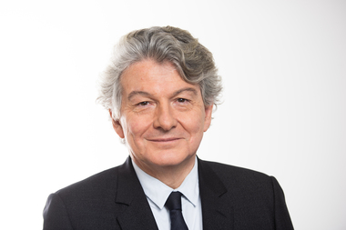 Comisarul european pentru piaţa internă, vizită în România, din cauza ”situaţiei îngrijorătoare generate de COVID-19” / Thierry Breton: Rata scăzută de vaccinare pune sănătatea cetăţenilor în pericol / O barieră în calea redresării depline a UE  