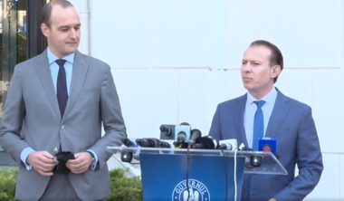 Unii liberali acuză că sunt dominaţi de PSD, iar Nicolae Ciucă nu a vorbit aproape deloc la negocieri. Ministerul Finanţelor, cel mai disputat, fiind dorit de PSD şi de Cîţu. Alţi membri ai conducerii PNL ar ceda Finanţele pentru Transporturi - surse