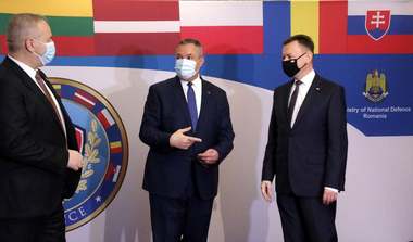 Nicolae Ciucă şi Vasile Dîncu au participat la deschiderea lucrărilor Reuniunii „Iniţiativa Bucharest 9 (B9)” care are loc în aceste zile în Capitală