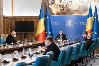 Guvernul vrea să finalizeze bugetul pe 2022 până pe 17 decembrie / Deficitele angajate în faţa Comisiei Europene pentru 2022 se vor menţine / Vor fi finanţate doar proiectele mature - surse

