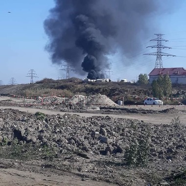 USR, iniţiativă legislativă care înăspreşte legislaţia de mediu: Pedepse de până la 3 ani de închisoare pentru îngroparea, arderea sau incendierea deşeurilor / Peste 29.000 de români mor prematur, anual, din cauza poluării