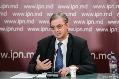 Analistul Iulian Chifu, numit consilier de stat la Cancelaria premierului
