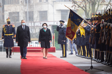 Premierul Republicii Moldova, Natalia Gavriliţa, primită la Palatul Victoria de Nicolae Ciucă / Şeful Executivului a mulţumit pentru sprijinul acordat de echipele medicale din Republica Moldova, în luna noiembrie, în valul 4 al pandemiei