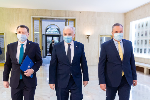 Premierul Nicolae Ciucă s-a întâlnit cu guvernatorul BNR, Mugur Isărescu / Discuţii privind nevoia de creştere a capacităţii administrative în privinţa absorbţiei fondurilor europene
