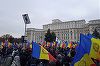 Daniel Suciu (PSD) de la tribuna plenului: Maşinile din parcarea Parlamentului sunt vandalizate în timp ce vorbim / Simion: Şoferii parlamentarilor au arătat semne obscene către protestatari