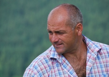 Preşedintele Consiliului Judeţean Caraş-Severin, Romeo Dunca, implicat într-un accident rutier, după ce i-a sărit un animal în faţa maşinii