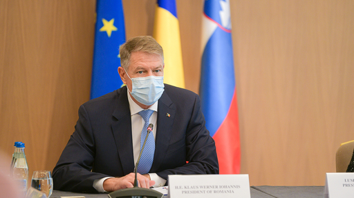 Preşedintele Iohannis a sesizat CCR privind neconstituţionalitatea Legii privind transmiterea unor terenuri din domeniul public al statului în cel al judeţului Mureş