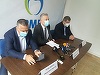 Ruptură totală în PMP, cele două aripi din partid îşi transmit mesajele către presă pe grupuri separate