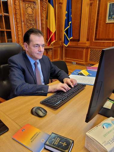 Ludovic Orban anunţă că a avut COVID-19: M-am îmbolnăvit deşi sunt vaccinat şi cu doza a treia, administrată în octombrie 2021 şi respect regulile de protecţie sanitară / Solicit coaliţiei să renunţe complet la ideea Certificatului Verde