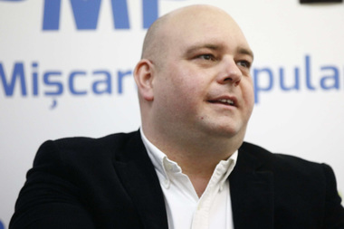 PMP Buzău cere demisia lui Cristian Diaconescu pe care-l acuză că a iniţiat o campanie de denigrare a majorităţii filialelor şi nu recunoaşte deciziile Colegiului Naţional 