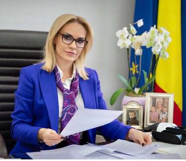 Firea, atac la Nicuşor Dan: Fondurile UE nerambursabile pentru înlocuirea conductelor vechi de termoficare, aproape 300 de milioane de euro, la un pas de a fi pierdute / Nicuşor Dan: Nu a fost în stare să obţină banii europeni alocaţi Bucureştiului