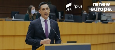 Proiect de lege pregătit de USR pentru anularea amenzilor aplicate pentru necompletarea formularului de intrare în ţară şi restituirea banilor deja plătiţi / Vlad Gheorghe: Demersul nostru va repara o situaţie absurdă 