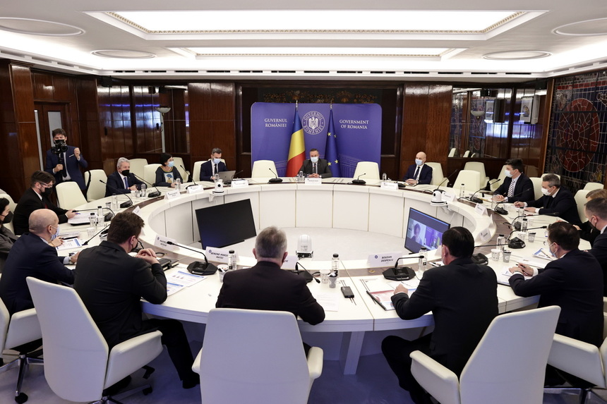 Premierul Nicolae Ciucă, întâlnire cu ministrul de Interne şi responsabilii din ministere privind prevenirea şi combaterea traficului de persoane