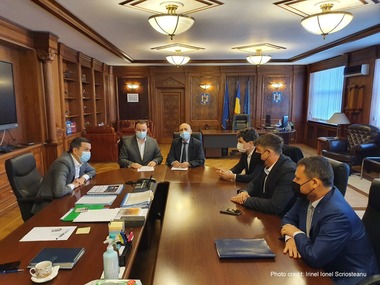 Nicuşor Dan, după semnarea contractului pentru realizarea drumurilor radiale: Cel mai ambiţios proiect de infrastructură rutieră al acestui deceniu pentru Bucureşti, care prevede realizarea a 96 de kilometri de drumuri radiale, cu 33 noduri rutiere 