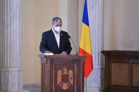 UPDATE - Marcel Boloş a depus jurământul de învestitură în funcţia de ministru al Cercetării, Inovării şi Digitalizării