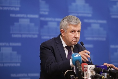Cinci ani de la OUG 13. Florin Iordache, ”uitat” de PNL la şefia Consiliului Legislativ, pe un salariu de 4.400 de euro lunar
