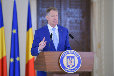 Klaus Iohannis i-a transmis preşedintelui ucrainean că sunt inacceptabile încercările de recreare a unor „sfere de influenţă” / România susţine dreptul Ucrainei de a-şi alege propriile opţiuni de politică externă şi de securitate