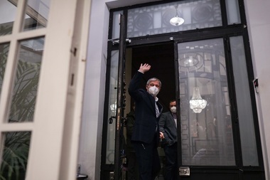 UPDATE - Cioloş: Mi-am anunţat astăzi colegii că am decis să demisionez din funcţia de preşedinte al USR / Nu mai candidez la funcţia de preşedinte. Nu are niciun sens - VIDEO