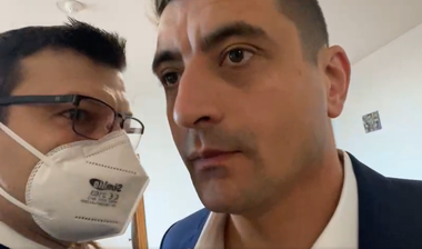Modificările la Regulamentul Camerei Deputaţilor, votate de comisie / Un nou scandal în timpul şedinţei, între Simion şi colegi: De ce mă calci? / Pleacă cu figurile astea de cartier! / Am auzit cuvinte precum maimuţă şi nazişti - VIDEO