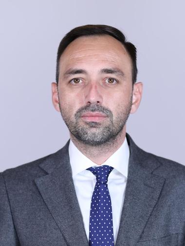 Un deputat PNL de Vâlcea solicită conducerii Camerei să constate că votul său electronic la moţiunea simplă a fost înregistrat greşit