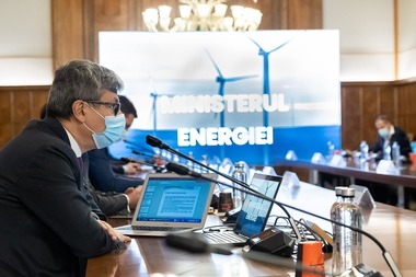 Virgil Popescu: Este evident nevoie de o regândire a reglementărilor pe pieţele de tranzacţionare a energiei / Am identificat soluţia / OPCOM nu mai are monopol pe piaţa de vânzare de energie electrică, iar dacă nu se va adapta vor veni alţii  