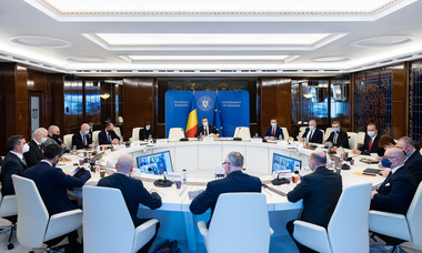 Ciucă, întâlnire cu reprezentanţii Camerei de Comerţ Italiană pentru România/ Guvern: Interesul principal exprimat de ambele părţi a fost dezvoltarea sistemelor de energie regenerabilă şi atragerea de noi investiţii în domeniul energiei