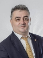 Deputatul Onuţ Valeriu Atanasiu (PNL) cere majorarea fondurilor destinate împăduririlor, una dintre soluţiile pentru combaterea poluării: România stă destul de prost, cu un procent de 29% şi un fond de pădure de 6,9 milioane de hectare 