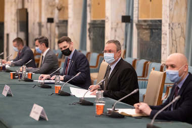 Ciucă, la întâlnirea cu delegaţia Consiliului de afaceri americano-român: Reformele pe care le facem pentru a atinge standardele OCDE vor transforma ţara noastră într-o destinaţie şi mai atractivă pentru investitori