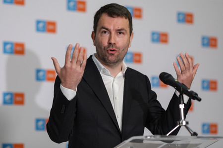 Cătălin Drulă (USR) susţine că a avut un schimb de mesaje cu premierul Ciucă: "L-am asigurat de sprijinul USR în tot ce ţine de securitatea României". USR amână campania strângerii de semnături pentru demiterea primarului de Iaşi