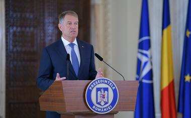 Klaus Iohannis a discutat cu Volodimir Zelenski / Şeful statului l-a asigurat pe preşedintele Ucrainei că România este dispusă să acorde asistenţă umanitară