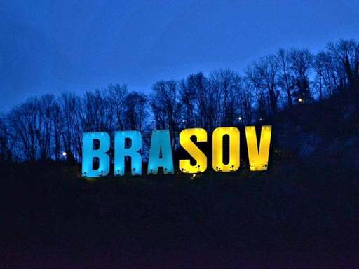 În semn de solidaritate cu Ucraina, mai mulţi primari USR iluminează clădirile primăriilor şi alte obiective în culorile steagului ţării noastre vecine