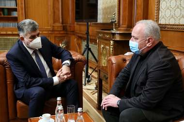 Marcel Ciolacu, după discuţia cu reprezentantul Ucrainei la Bucureşti: Este pregătit un transport de medicamente consistent pentru Ucraina /  Declaraţie comună a liderilor coaliţiei şi a Parlamentului / Nici eu nu văd să se decreteze starea de urgenţă